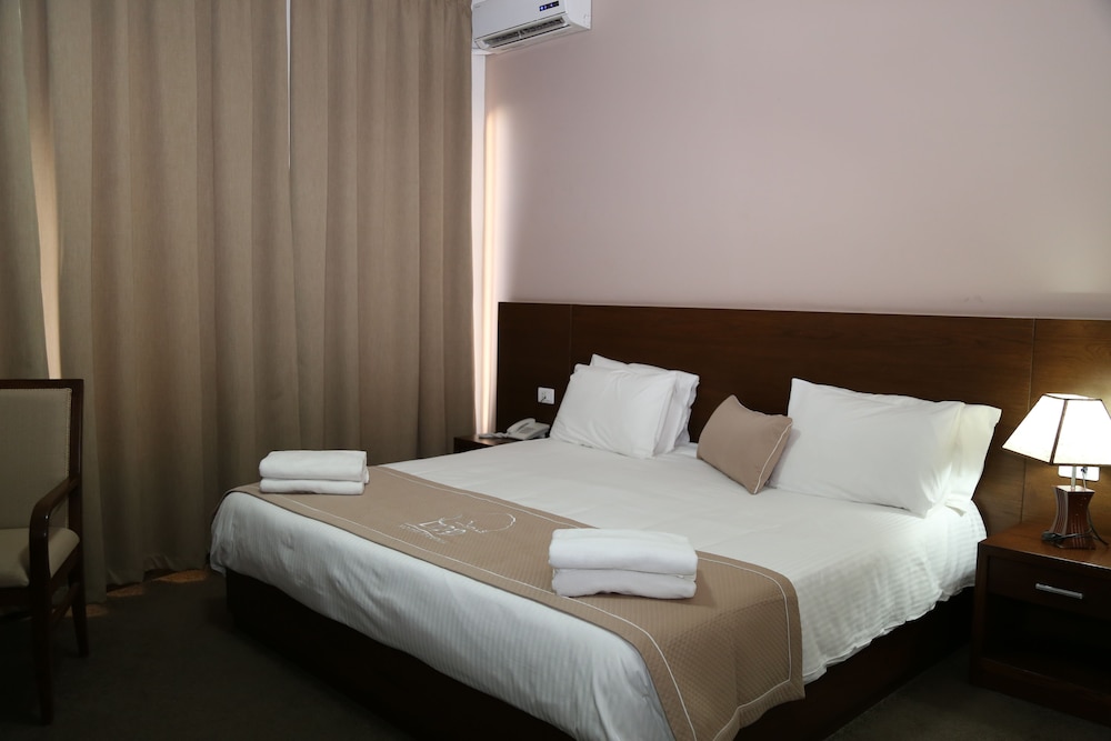Deluxe Room, 1 Double Bed, Non Smoking photo 3