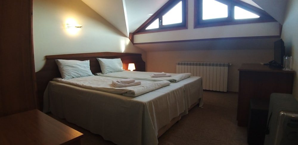 Apartment, 2 Bedrooms (Mansard & Free Spa Access) photo 1