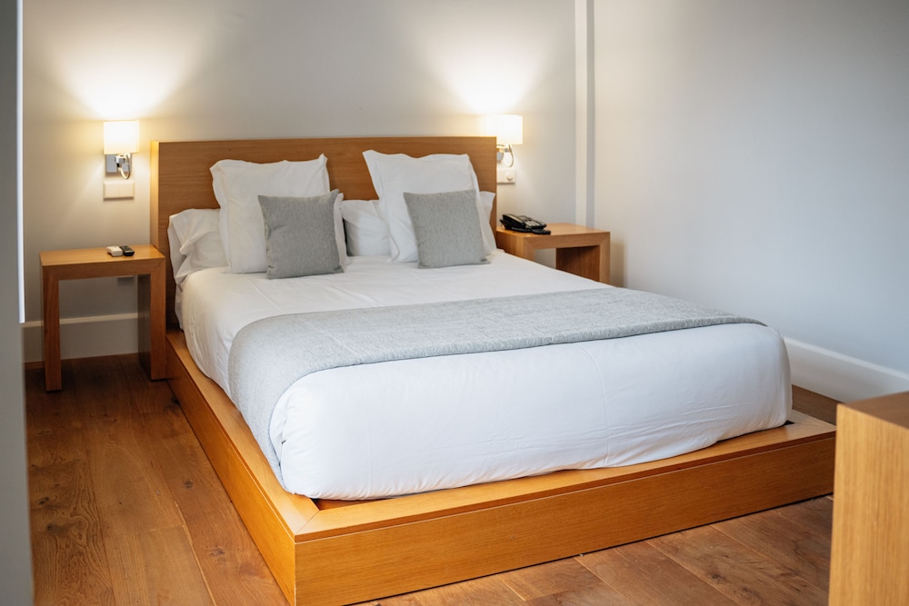 Deluxe Studio Suite - Photo 27
