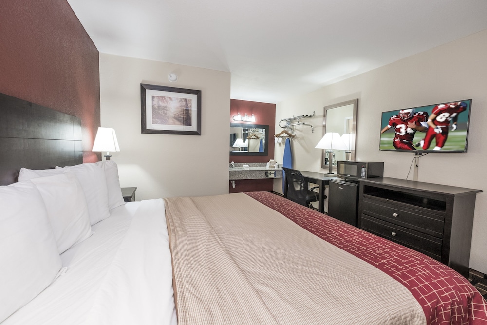 Superior Room, 1 King Bed, Smoking photo 1