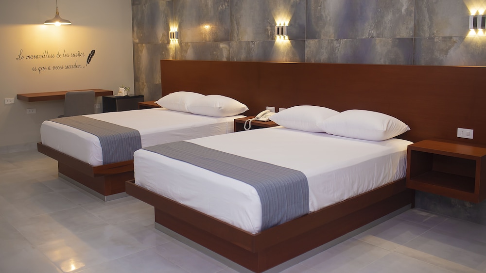 Comfort Double Room, 2 Queen Beds, Allergy Friendly, City View photo 2