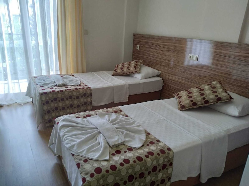 Standard Twin Room - Photo 1