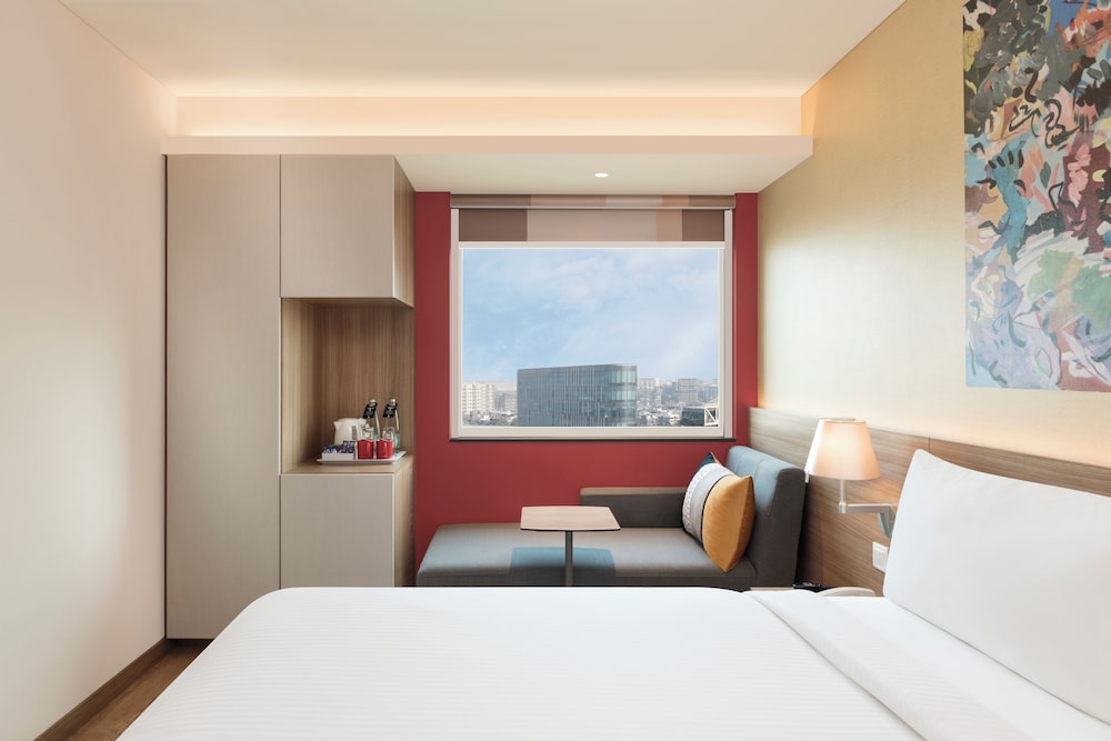 Standard Room, 2 Twin Beds thumbnail 5