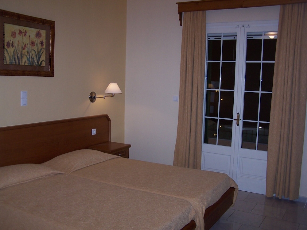 Superior Double or Twin Room (For 3)
