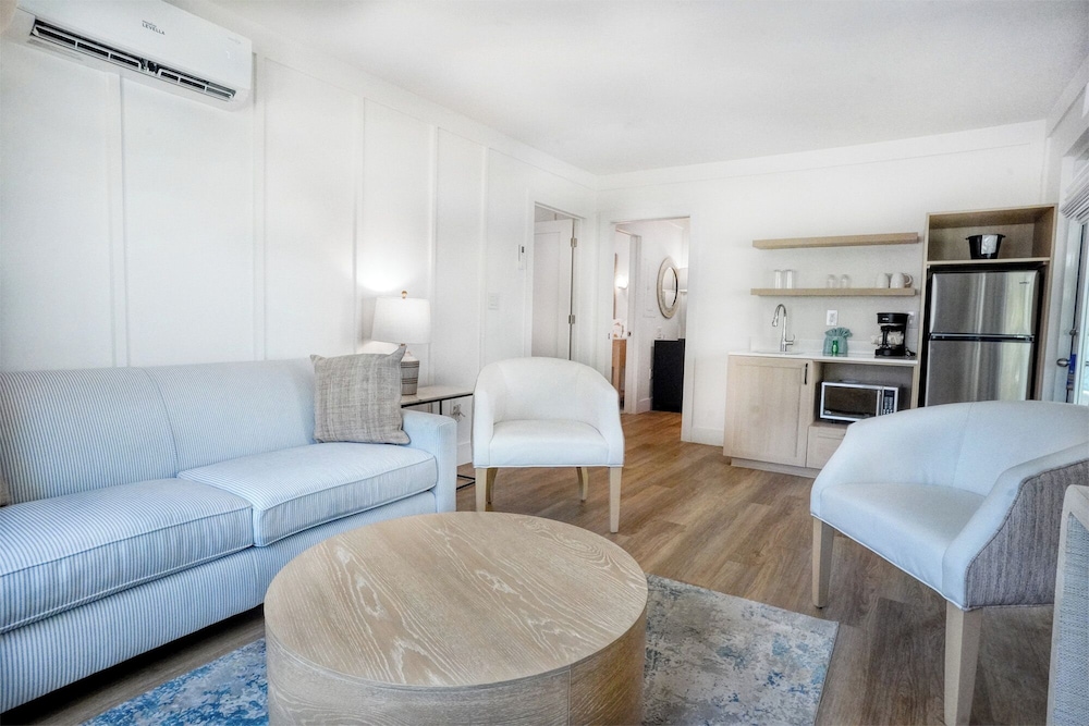 Offshore King, 2 Bedrooms(Family Suite, Not Pet Friendly) - Photo 5