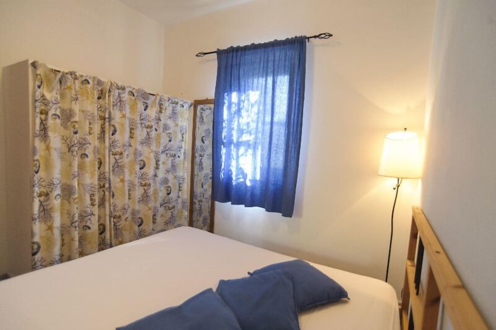 Bungalow, 2 Bedrooms photo 2