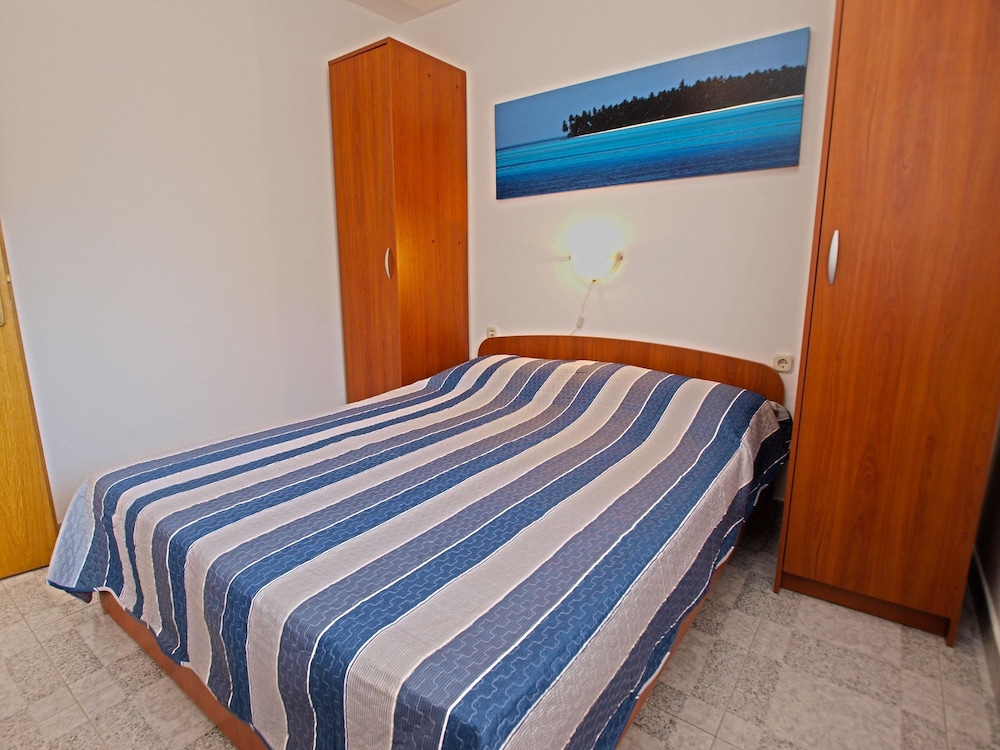 Apartment, 1 Bedroom (768/1791)