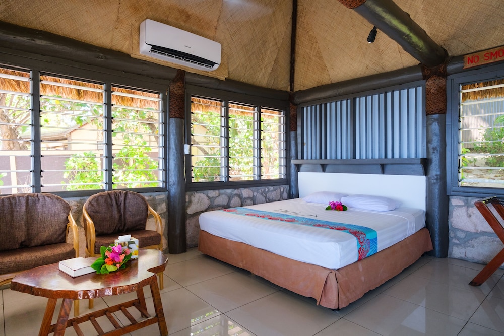 Deluxe Oceanview Bure photo 2