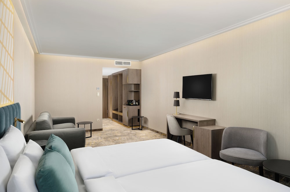 Premium Triple Room
