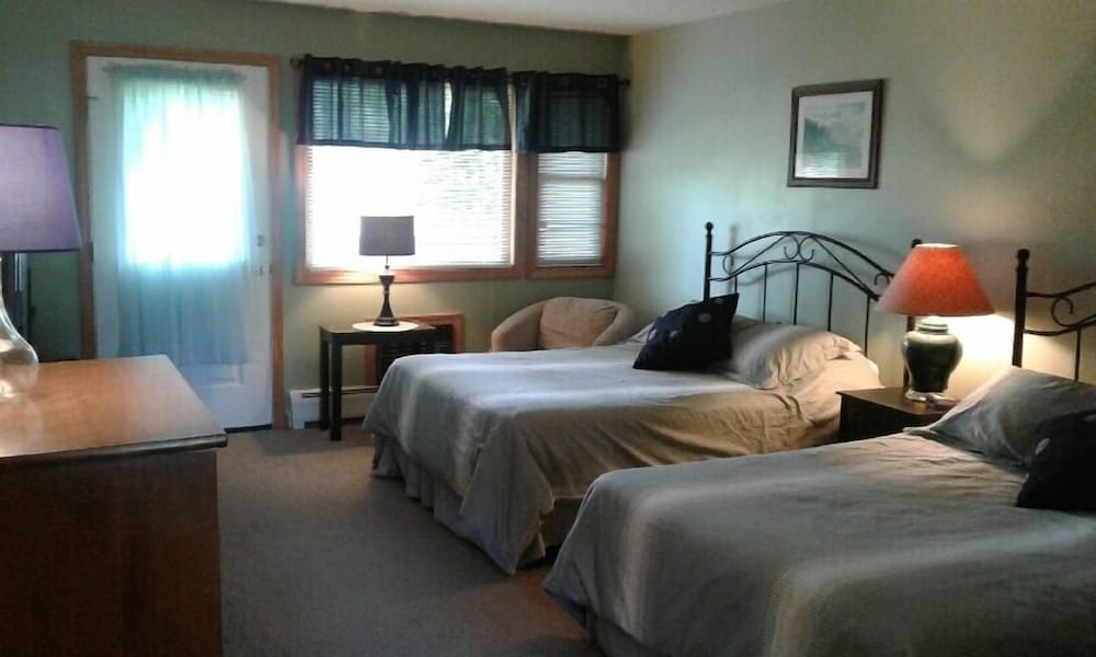 Suite, 2 Bedrooms, Kitchen, Golf Course OR Mountain View photo 3