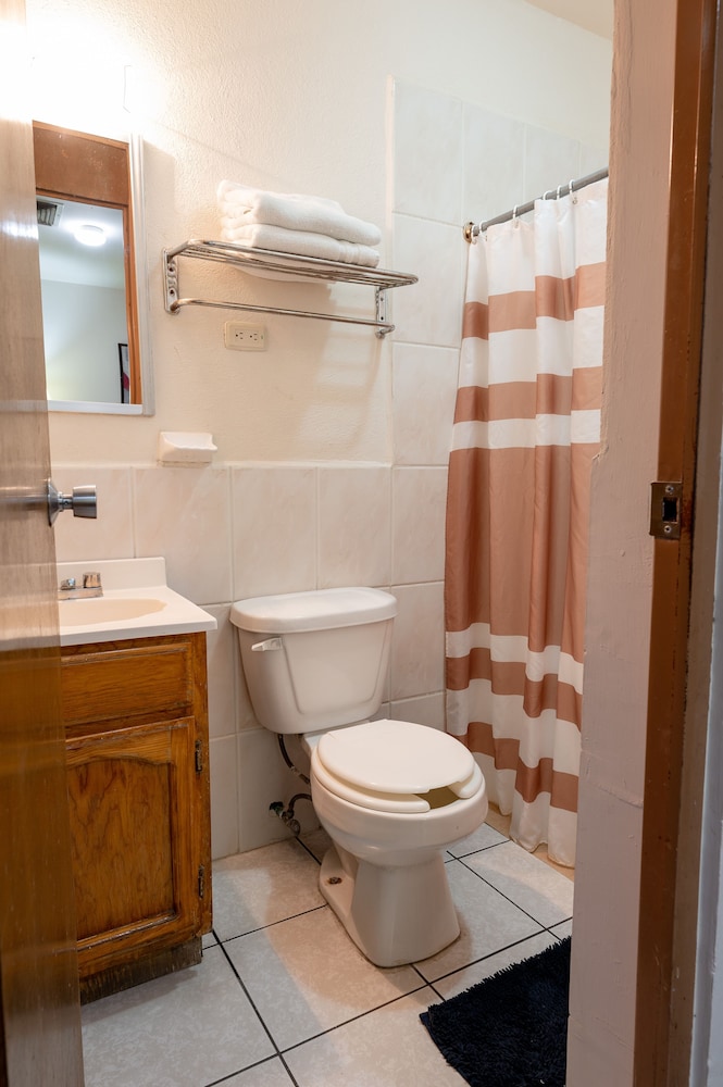 Basic Double Room photo 2