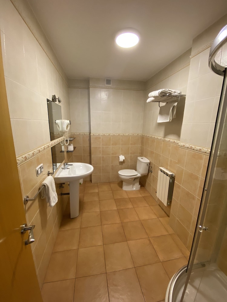 Triple Room, Private Bathroom photo 3