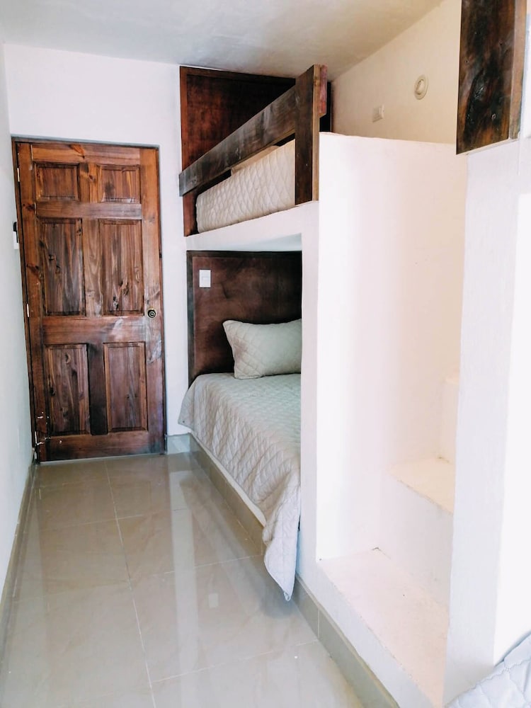 Comfort Quadruple Room, Beach View photo 3