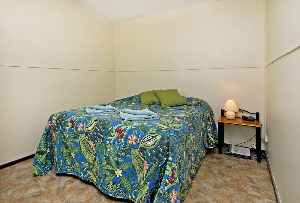 Basic Chalet, 1 Bedroom, Refrigerator & Microwave photo 2