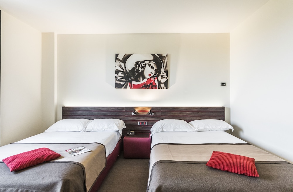 Superior Quadruple Room - Photo 6