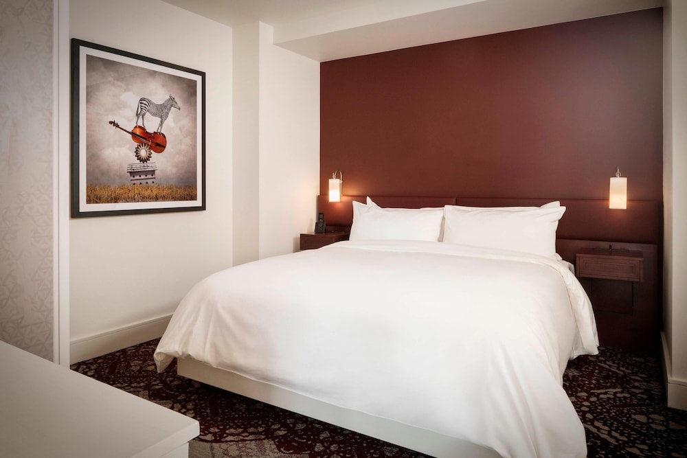 Room, 1 King Bed, Terrace (Hearing Accessible) photo 1
