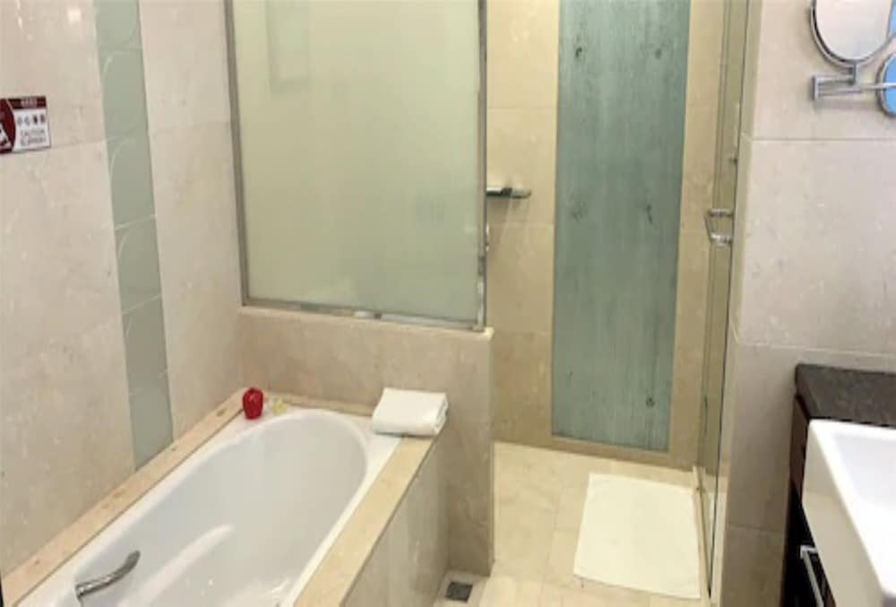 Superior Room, River View (King Bed) - Photo 6