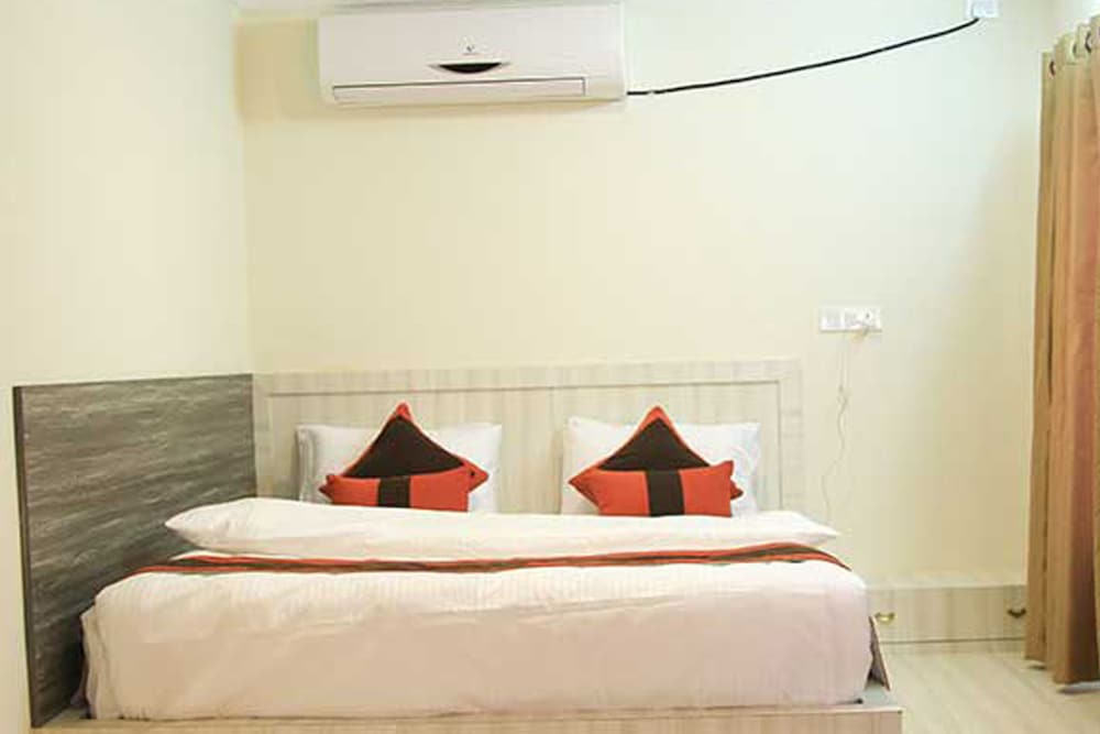 Basic Duplex, Smoking photo 3