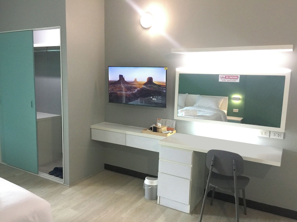 Deluxe Triple Room - Photo 11