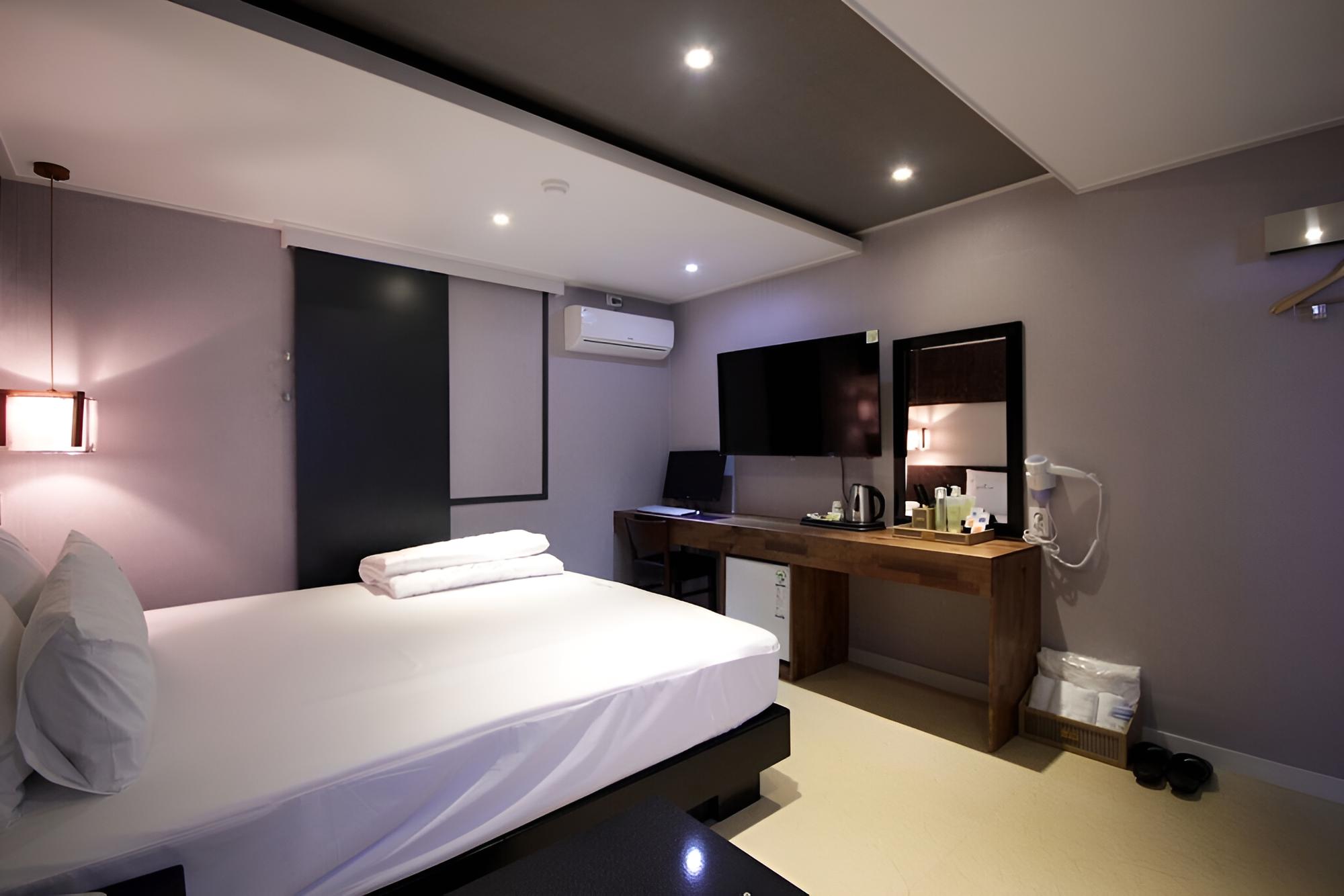 Room (Standard room (free watching Netflix ) - Photo 12