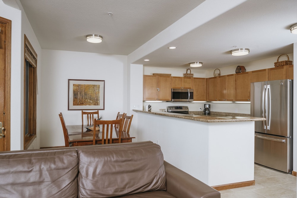 Townhome, 3 Bedrooms (Three Bedroom Townhome) - Photo 8