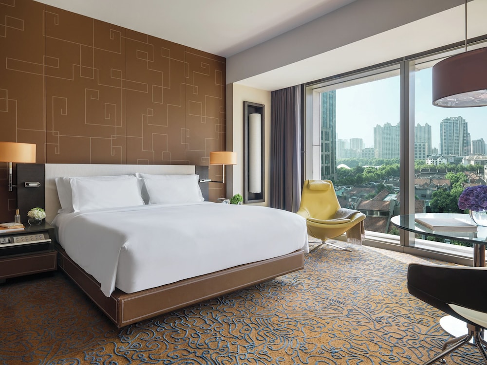 Premier Xintiandi View King Room