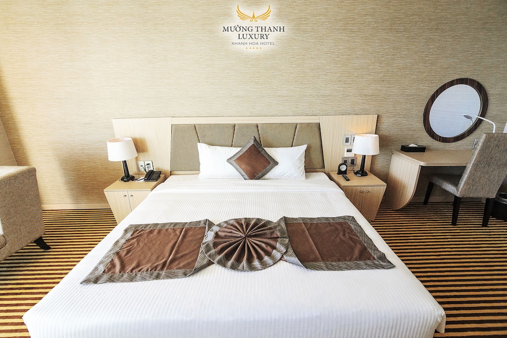 Executive Suite - Photo 4
