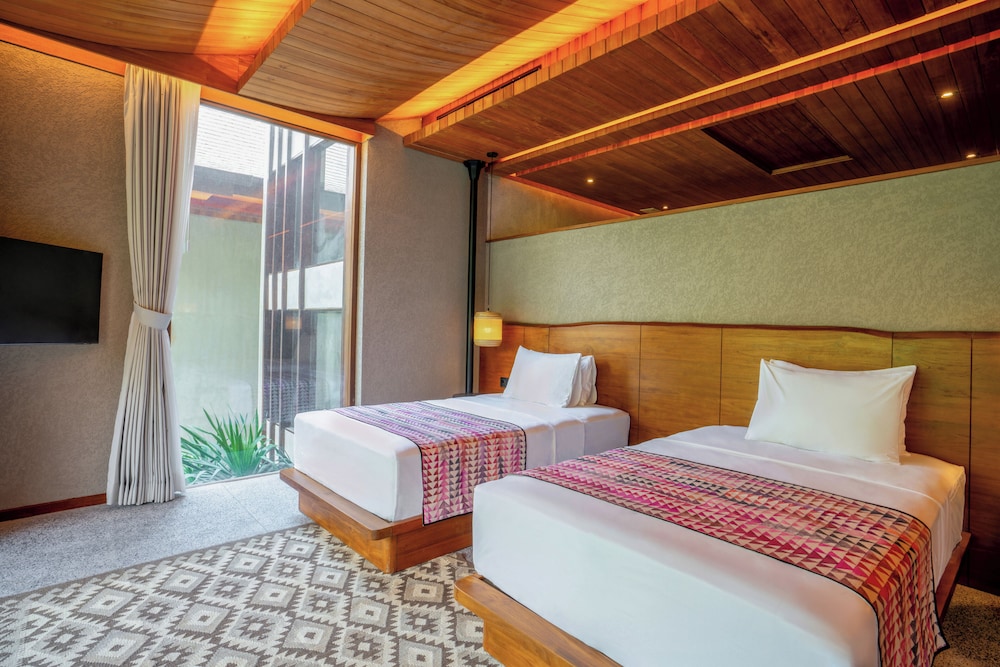 Suite Twin Bed - Photo 8