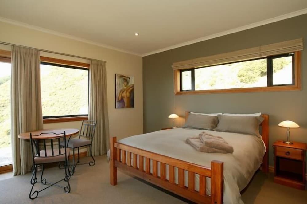Standard Suite, 1 Bedroom, Non Smoking (Feijoa) photo 2