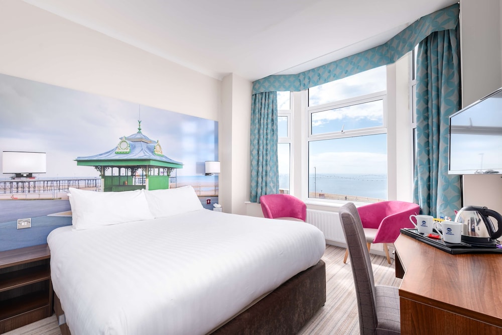 Superior Room, 1 King Bed with Sofa bed, Non Smoking, Sea View (Converts to 2 Twin Beds) photo 1