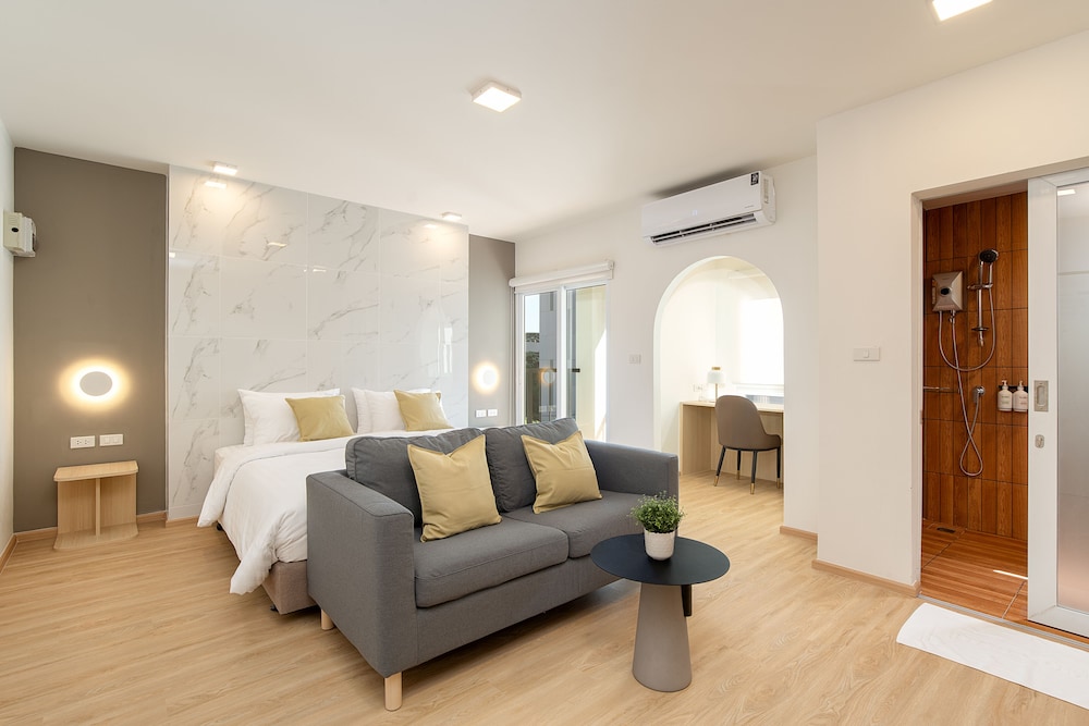 Suite, 1 Bedroom with balcony photo 2