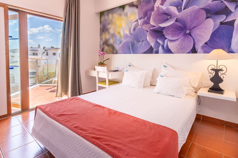 Twin Room, City View - Photo 9