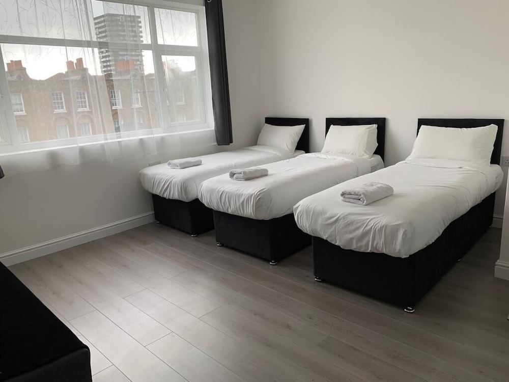 Standard Studio, Private Bathroom (Quad )
