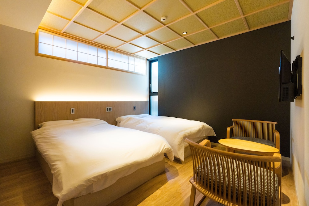 Twin Room - Photo 2