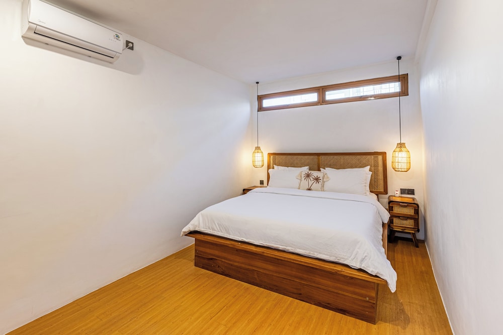 Premium Apartment, 1 King Bed, Balcony, Garden View photo 3