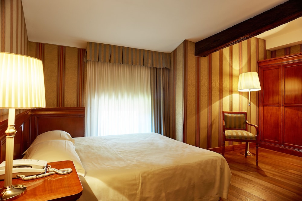 Classic Double Room Single Use photo 2