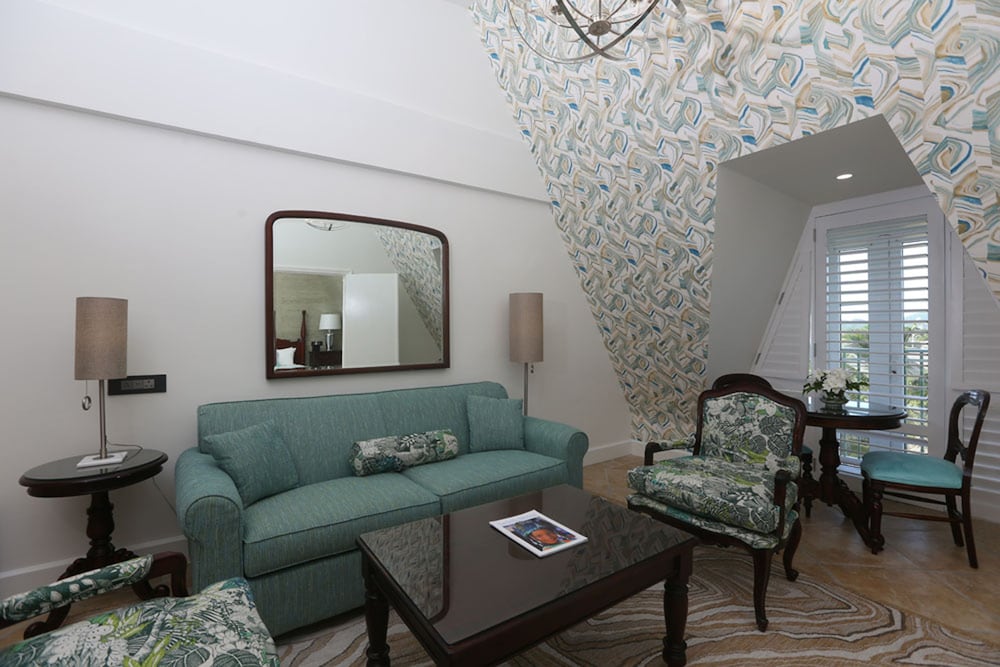 Suite, 1 King Bed with Sofa bed, Garden View - Photo 2