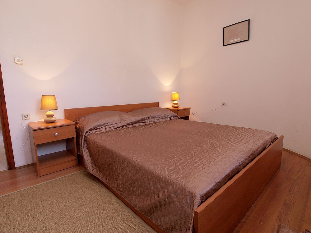 Apartment, 1 Bedroom (799/1859)