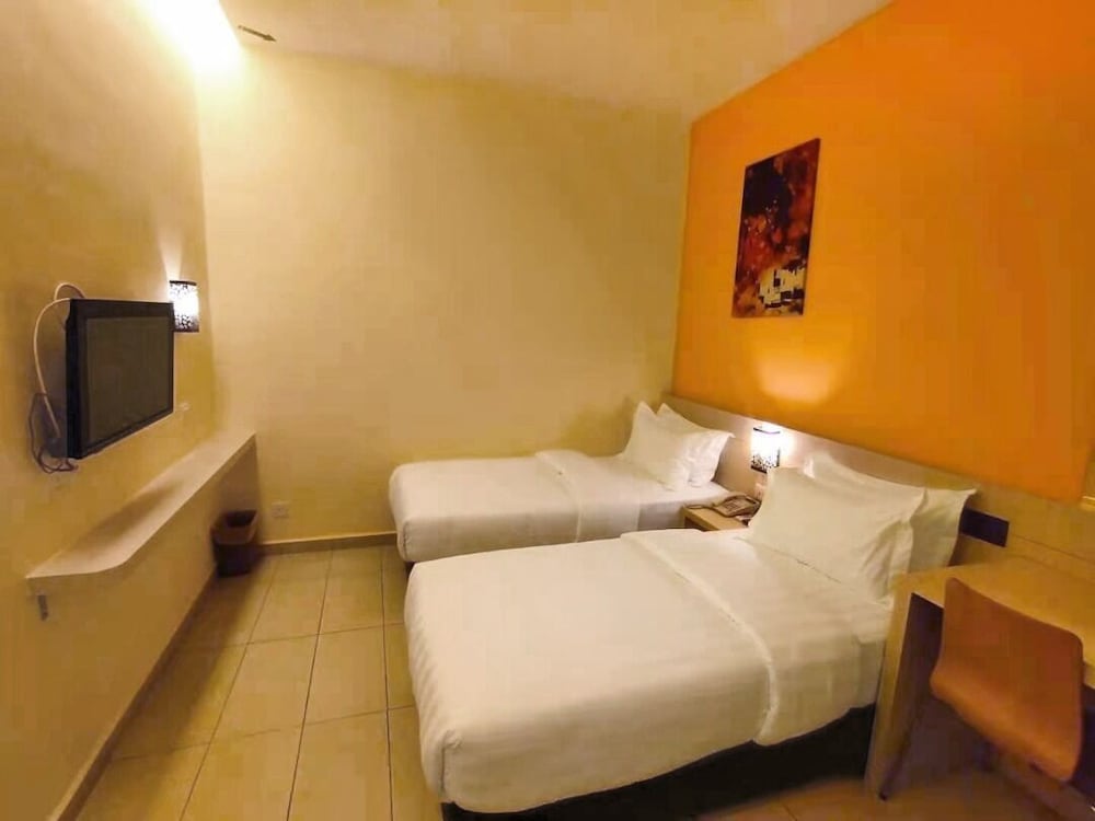 Standard Twin Room (No Windows)