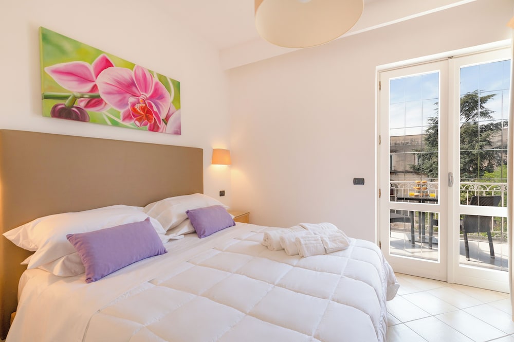 Double Room, Balcony, Garden View