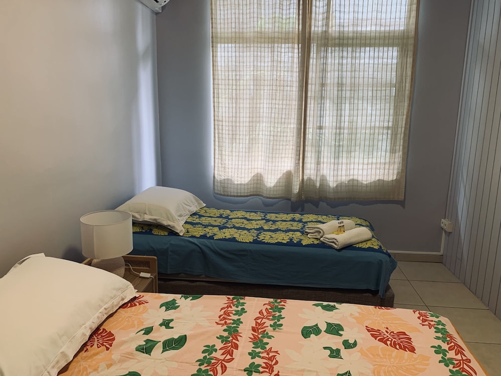 Private Double Room Taina, 2 single beds – Shared Bathroom photo 2