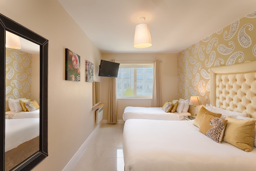 Superior Apartment, 2 Bedrooms (Village View)