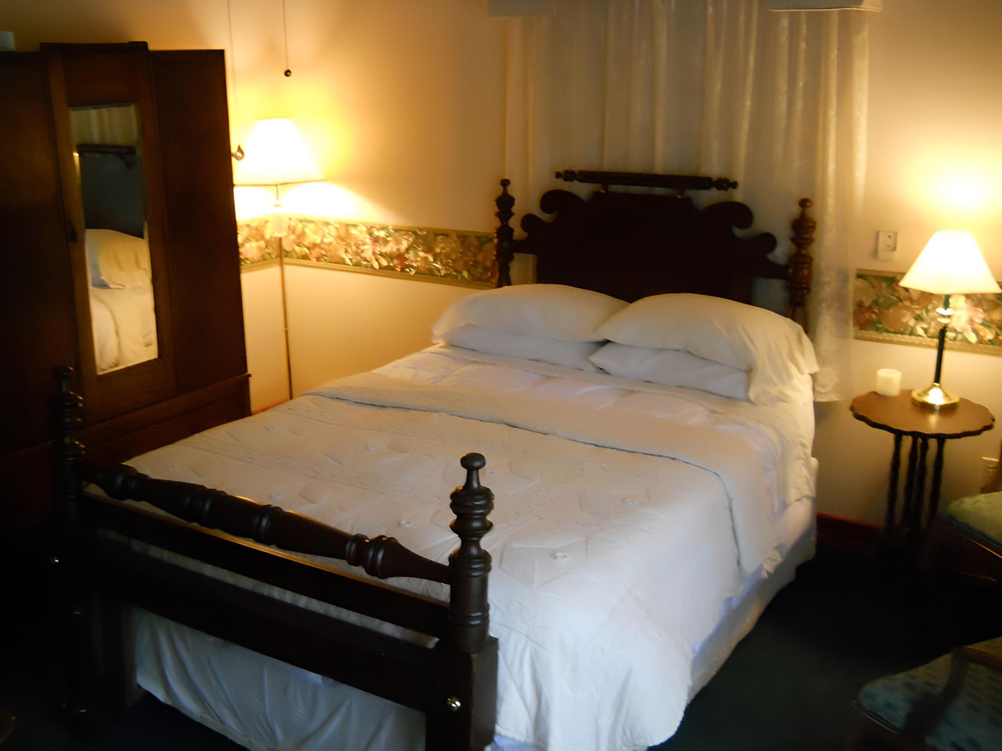 Room, Private Bathroom (Queen Room (2nd Floor)) photo 3
