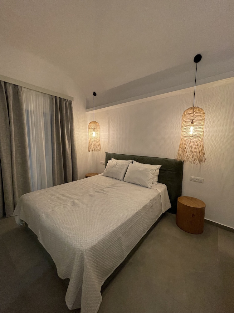 Double Room with Outdoor Hot Tub - Photo 4