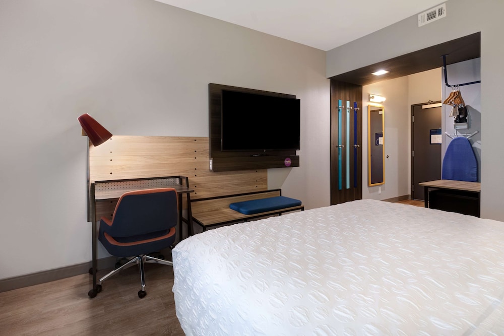 Room, 1 King Bed, Accessible, Balcony (Ocean View) - Photo 6