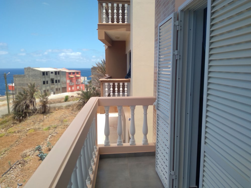Basic Room, 1 Bedroom, Smoking, City View photo 3