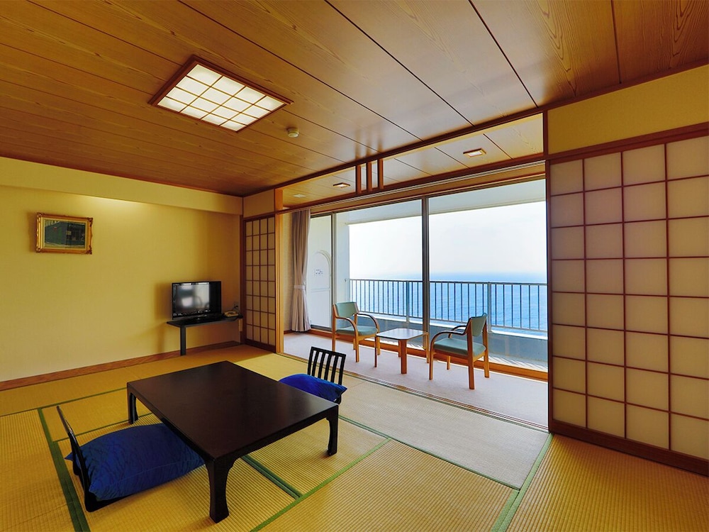Basic Quadruple Room, Non Smoking, Ocean View