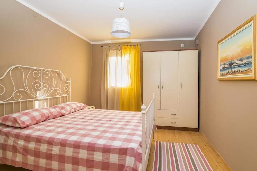 House, 2 Bedrooms