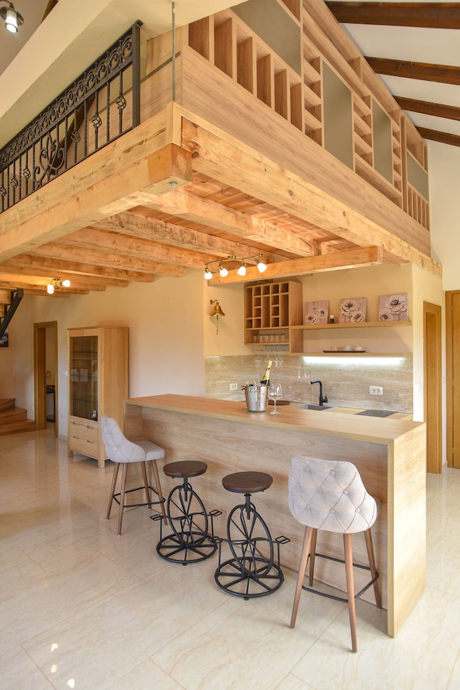 Luxury Villa photo 2
