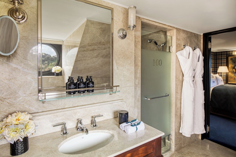 Executive Double Room (Castle View) - Photo 3